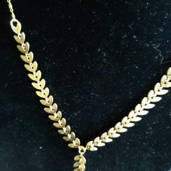 Necklace - Picture 5 of 9